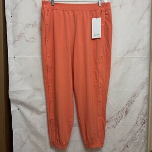 NWT Lululemon Tear Away Mid Rise Track Pant